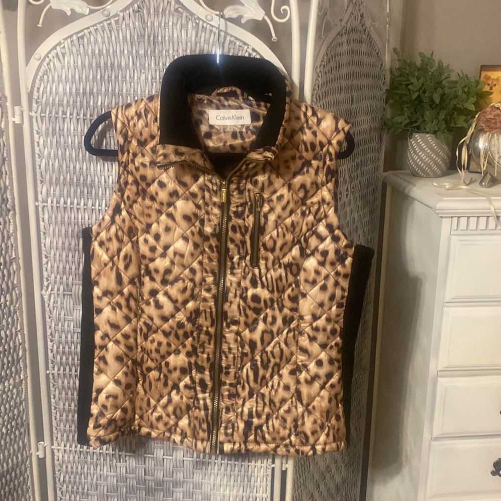 Calvin Klein Leopard Vest Size Large